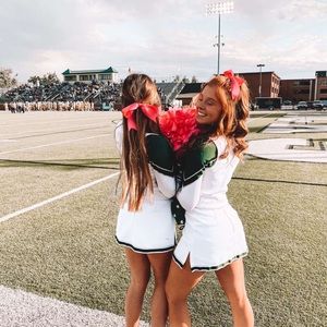 Meet your Posher, Cara